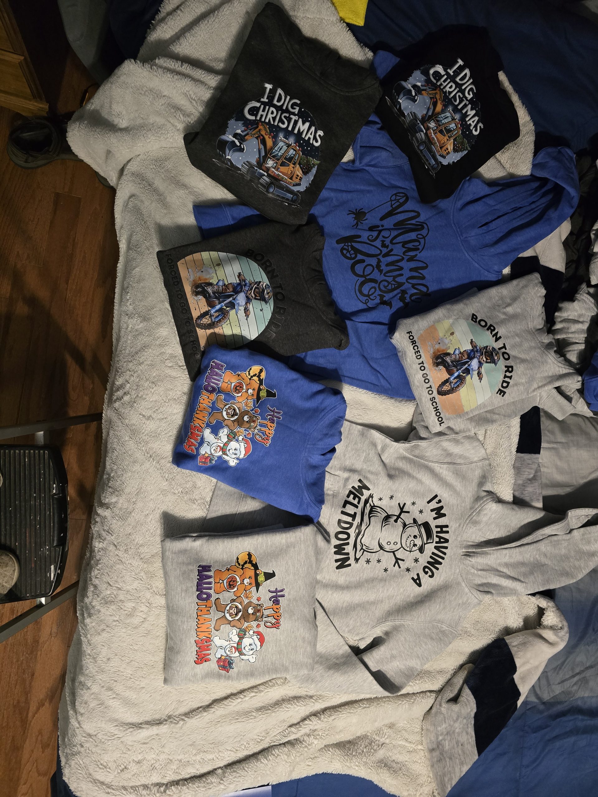 Assorted Youth Sweatshirts in SIZE MEDIUM